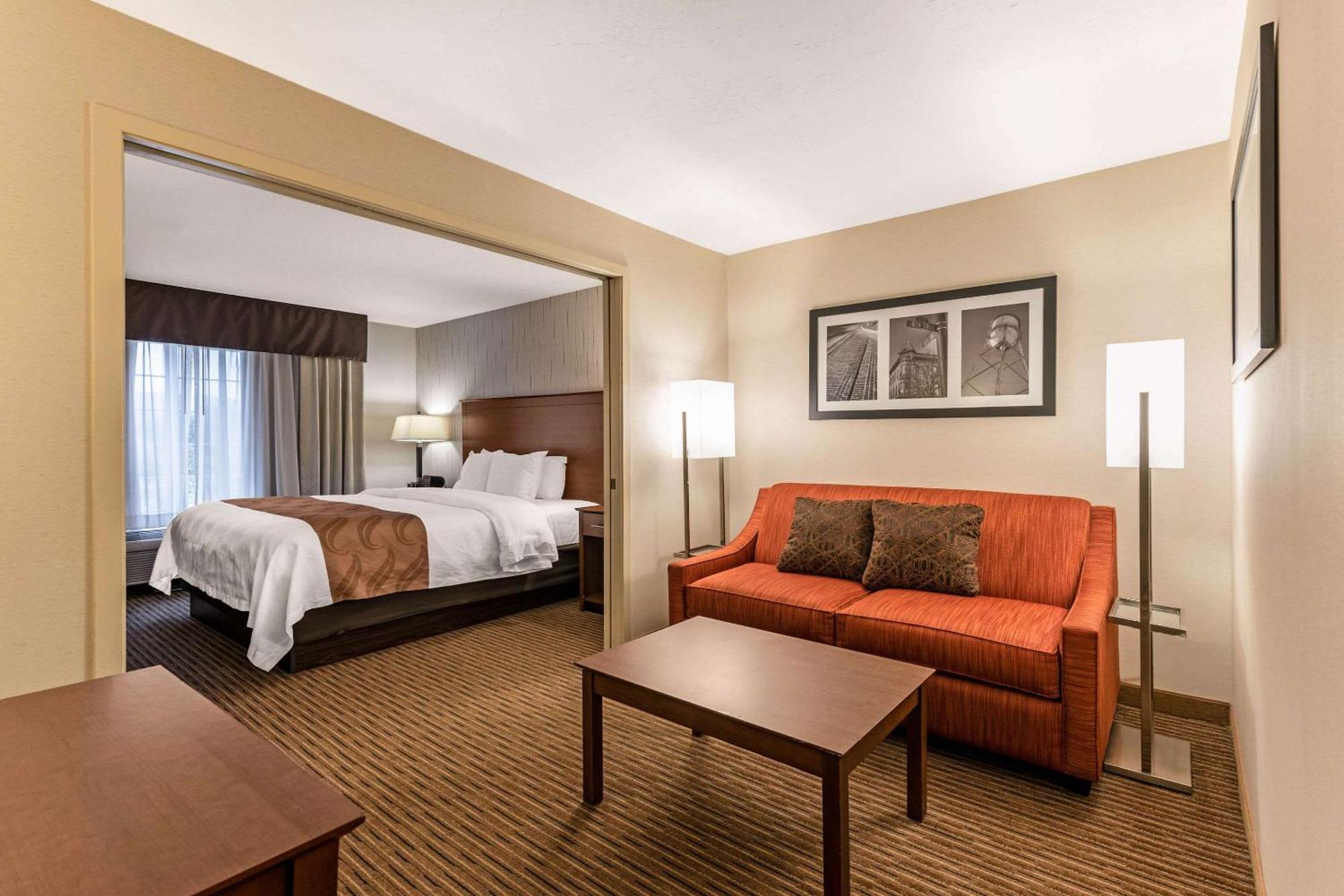 Quality Inn & Suites University Fort Collins Exterior photo