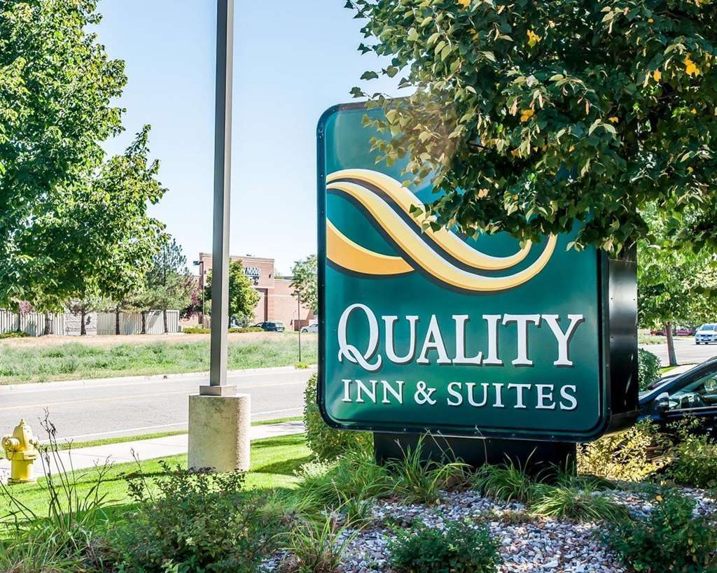 Quality Inn & Suites University Fort Collins Exterior photo